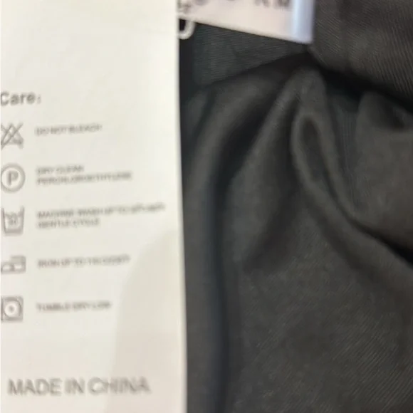 Elegant Black‎ Pencil Skirt - Picture 5 of 5